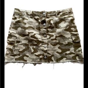 Denim Mini Skirt Camo Button Up Raw Hem Cargo Pockets Size 14